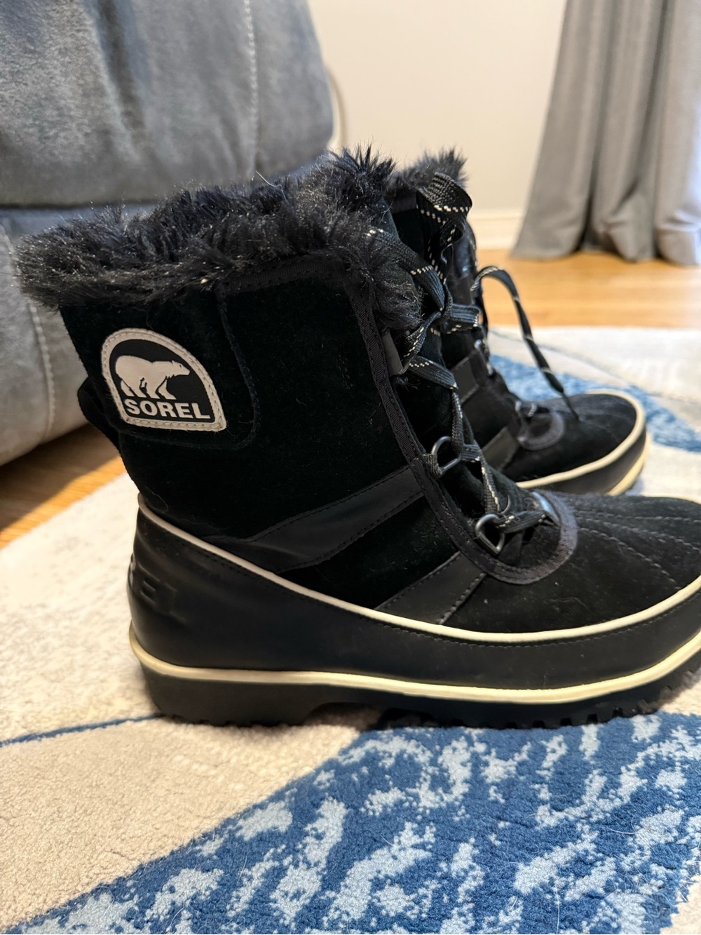 Sorel Black Faux Fur Trim Winter Lace-Up Boots